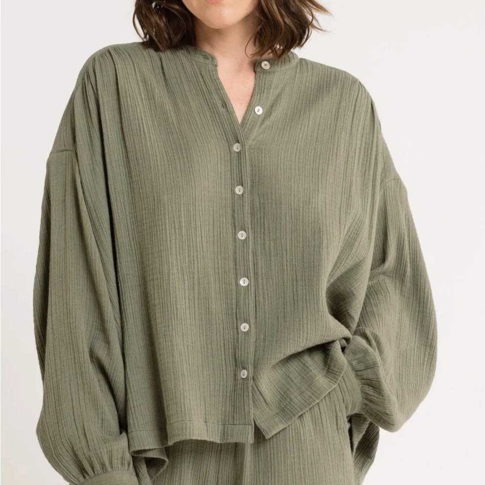 Laude the Label Francoise Blouse in Sagebrush